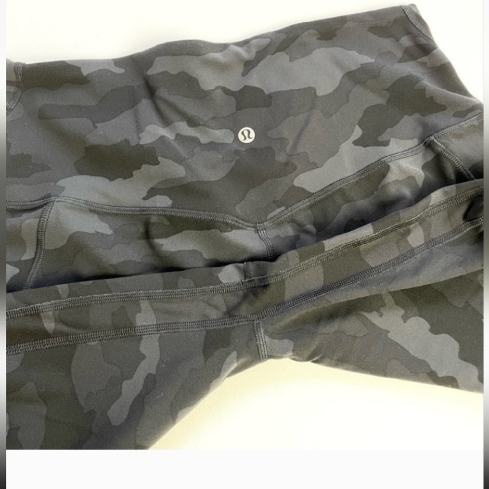 NWT 🍋 Lululemon 🍋 Align  25" Camo Size 2
